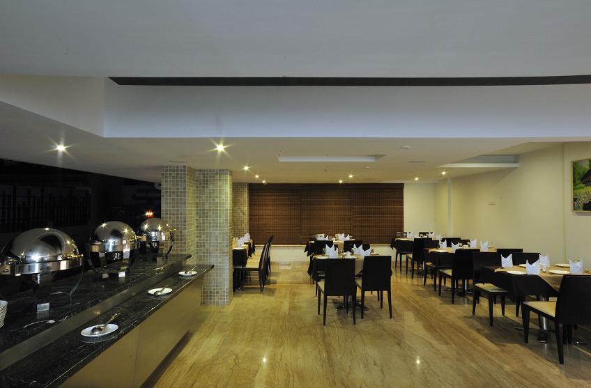 Jm Four Hotel Pune Exterior foto
